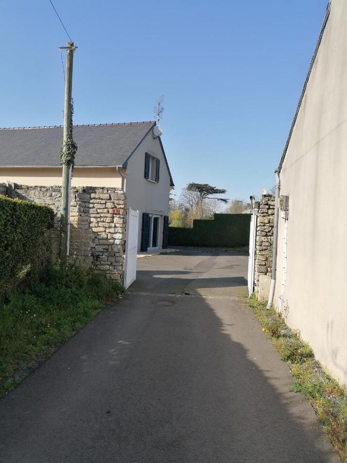Le So Art, Grande Maison 4 Chambres, Terrain De Petanque, Grand Jardin Clos, Flipper, Babyfoot, Jeux Arcade, Ping Pong,1 Km Mer, Proche Golf, Port En Bessin, Bayeux Et Plages Du Debarquement, Adaptee Enfants Commes Luaran gambar