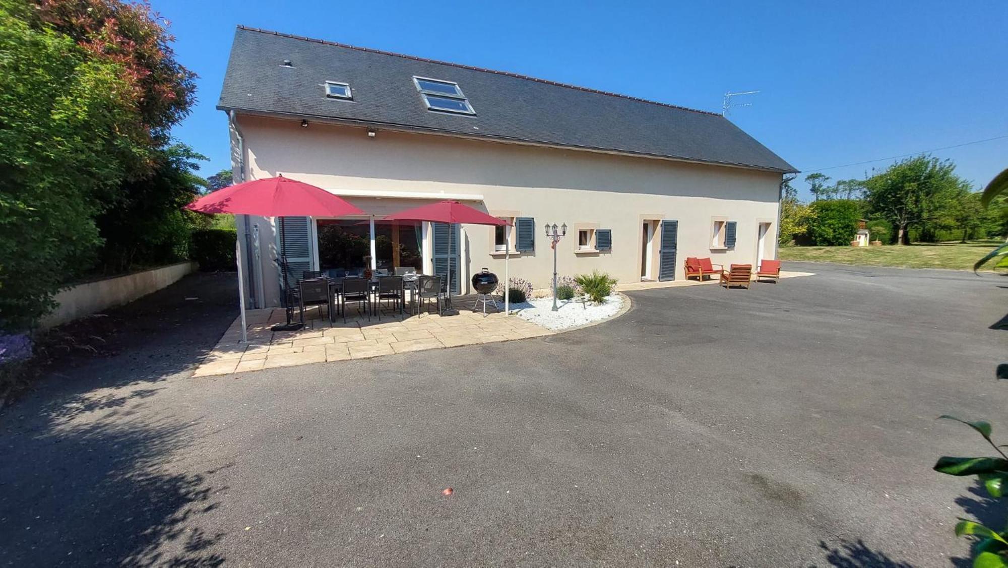 Le So Art, Grande Maison 4 Chambres, Terrain De Petanque, Grand Jardin Clos, Flipper, Babyfoot, Jeux Arcade, Ping Pong,1 Km Mer, Proche Golf, Port En Bessin, Bayeux Et Plages Du Debarquement, Adaptee Enfants Commes Luaran gambar