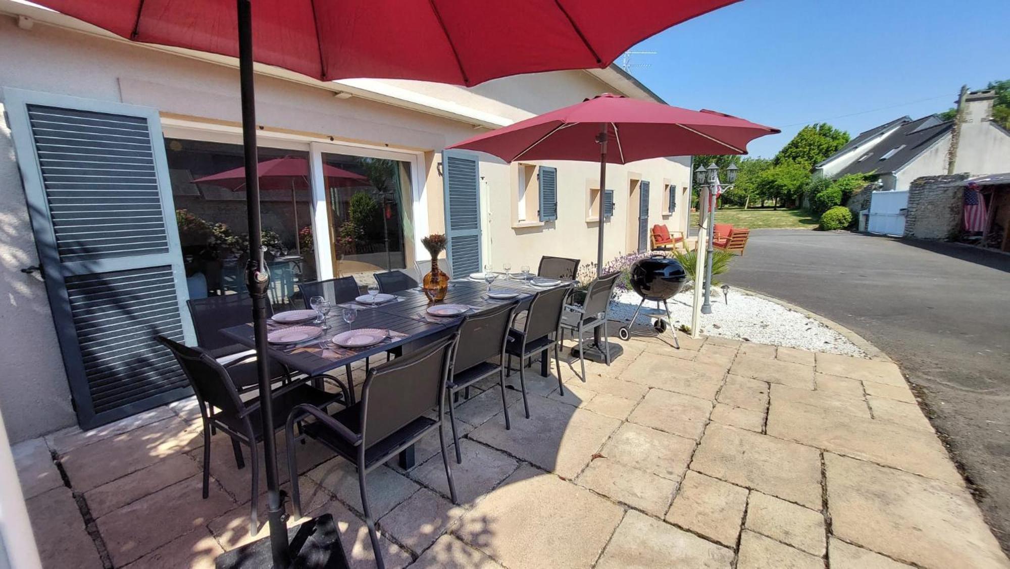 Le So Art, Grande Maison 4 Chambres, Terrain De Petanque, Grand Jardin Clos, Flipper, Babyfoot, Jeux Arcade, Ping Pong,1 Km Mer, Proche Golf, Port En Bessin, Bayeux Et Plages Du Debarquement, Adaptee Enfants Commes Luaran gambar
