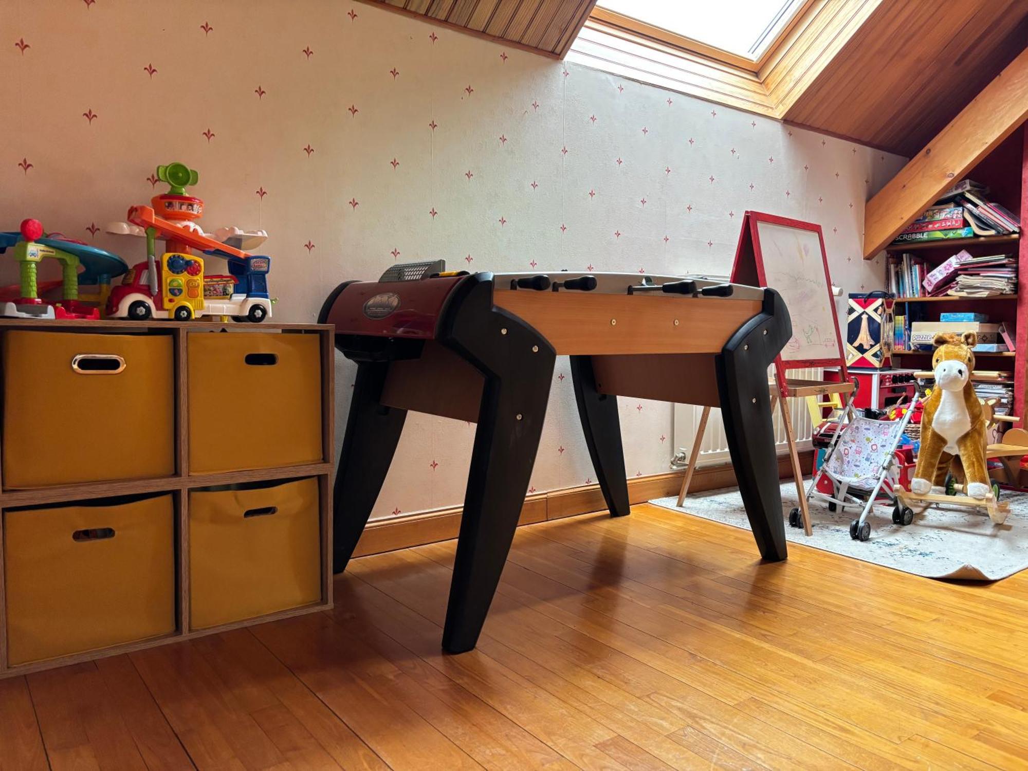 Le So Art, Grande Maison 4 Chambres, Terrain De Petanque, Grand Jardin Clos, Flipper, Babyfoot, Jeux Arcade, Ping Pong,1 Km Mer, Proche Golf, Port En Bessin, Bayeux Et Plages Du Debarquement, Adaptee Enfants Commes Luaran gambar
