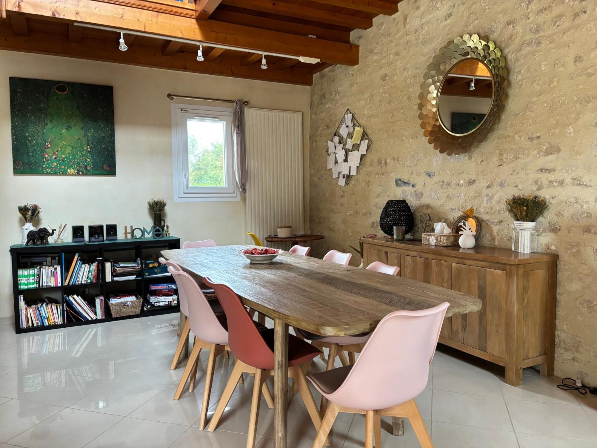 Le So Art, Grande Maison 4 Chambres, Terrain De Petanque, Grand Jardin Clos, Flipper, Babyfoot, Jeux Arcade, Ping Pong,1 Km Mer, Proche Golf, Port En Bessin, Bayeux Et Plages Du Debarquement, Adaptee Enfants Commes Luaran gambar