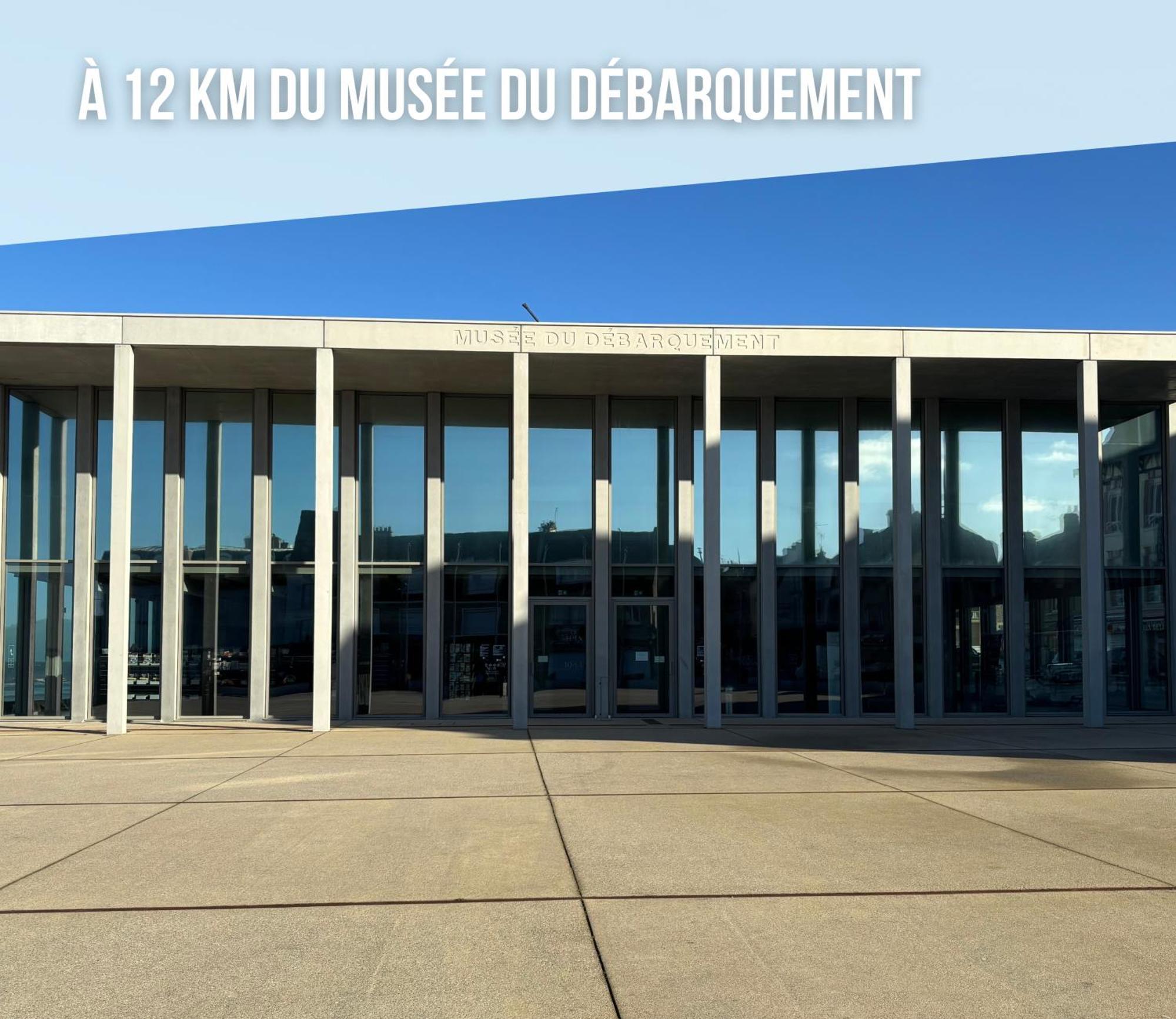 Le So Art, Grande Maison 4 Chambres, Terrain De Petanque, Grand Jardin Clos, Flipper, Babyfoot, Jeux Arcade, Ping Pong,1 Km Mer, Proche Golf, Port En Bessin, Bayeux Et Plages Du Debarquement, Adaptee Enfants Commes Luaran gambar